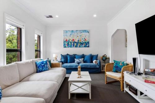 Μια τηλεόραση ή/και κέντρο ψυχαγωγίας στο McLaren Vale Tudor Home