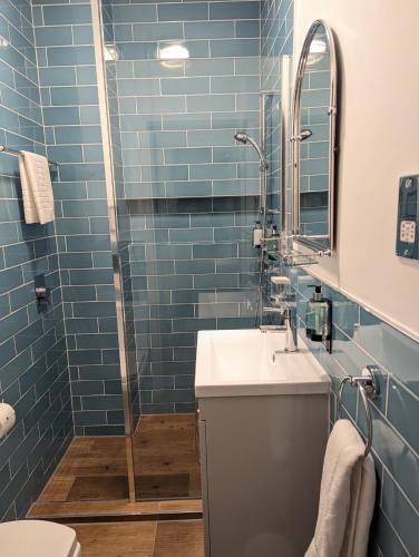 Central London Apartment - Great Location photo 110