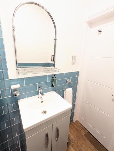 Central London Apartment - Great Location photo 108