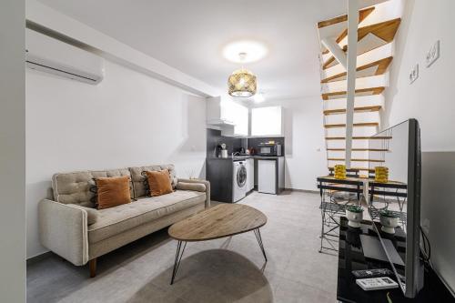 1 Bdr Duplex Downtown - AC