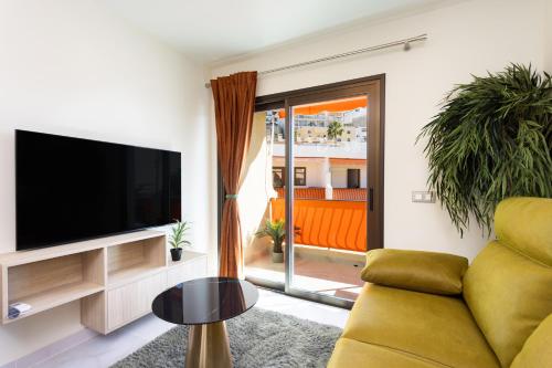 Sublime sea view frontline in Las Vistas