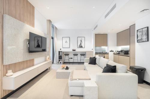 Water Front Apartment, Burj Khalifa Views