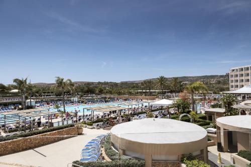 Bazén v ubytování db Seabank Resort + Spa All Inclusive nebo v jeho okolí