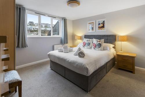 Gallery image of High Hopes, Harbour Location with Sea Views in Brixham
