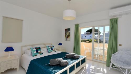 Villa Den, private pool villa, Sleeps 6 adults and 2 children, CD 304 - Cleverdetails