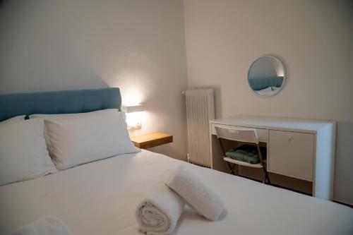 Spacious 2 BR apartment next to Acropolis