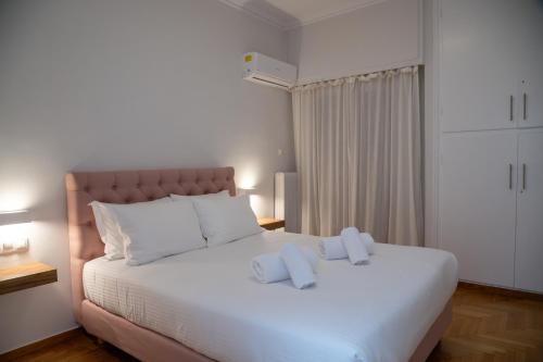 Spacious 2 BR apartment next to Acropolis