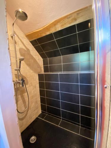 Ένα μπάνιο στο chambre d'hôtes La Marmittiére