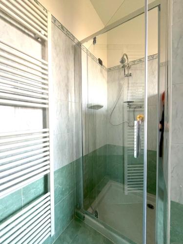 Ένα μπάνιο στο La Foresteria di Borgogelsi Apartments