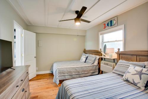 Postel nebo postele na pokoji v ubytování Beachfront Condo in Wildwood Crest with Pool Access!