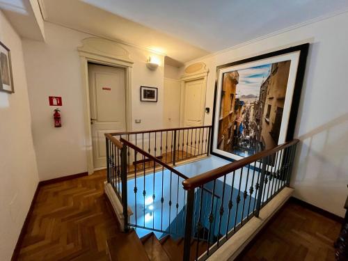 Apartment in Santa Chiara, The Heart of Naples