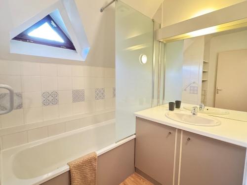 Ванная комната в joli duplex 5pers, parking et balcon