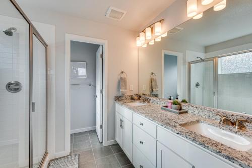 Ένα μπάνιο στο Hike, Bike and More Superior Home 3 Mi to Parks!