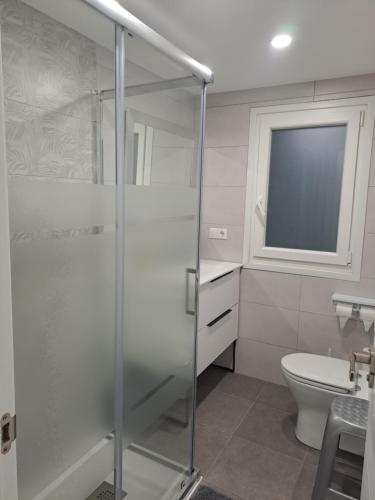 Ένα μπάνιο στο Apartamentos el Conde ll