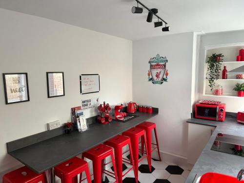 Anfield Abode - ENTIRE LFC THEMED HOUSE - Sleeps 6 photo 7