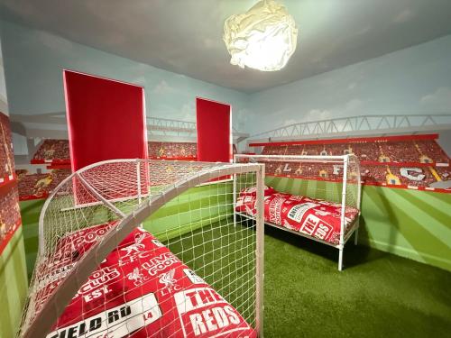 Anfield Abode - ENTIRE LFC THEMED HOUSE - Sleeps 6 photo 10