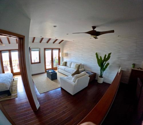 Gallery image of Serene Villa W Ocean Views, Gym & Pool in Avalon