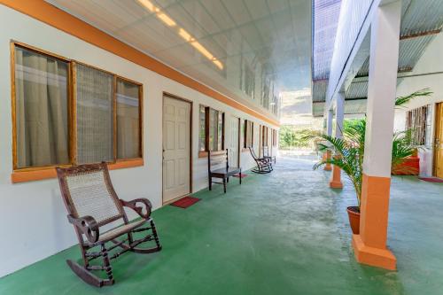 Galería fotográfica de Hotel El Cocobolo Food&Rest Room 6 B&B WiFi AC Pkg Free Swimmingpool en Liberia