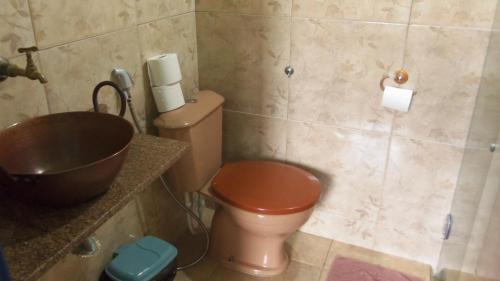 Bilik mandi di Hotel Miguel Pereira