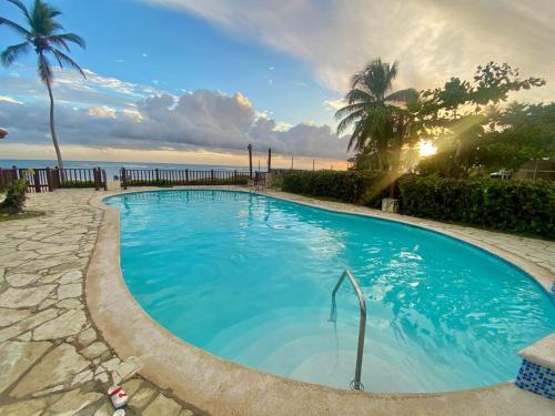 Piscina a Spacious apartment beach access o a prop