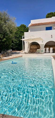 Piscine de l'établissement Luxury Ostuni Beachfront Villa with Pool & Private Parking ou située à proximité
