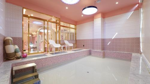 Koupelna v ubytování Almond Kids Poolvilla Nampo