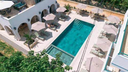 an overhead view of a swimming pool at a villa at B&B Lovac in Ulcinj