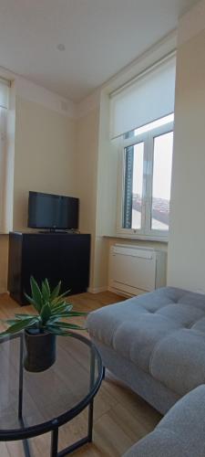 Apartment Mandrać with sea view and free parking