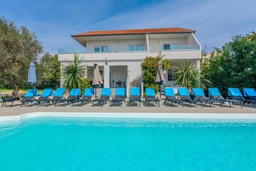 Πισίνα στο ή κοντά στο Royal choice with pool