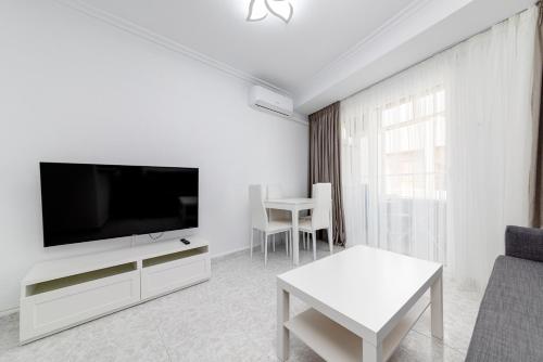Calle Concordia 86, two bedroom apartment, up to 6 guests, near Del Cura beach,supermarket Mercadona and central bus station