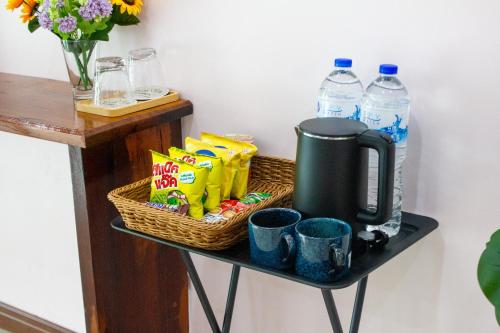 Tetera y cafetera en Jindarin Villas