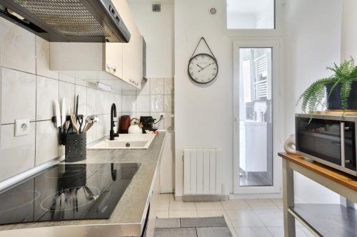 Η κουζίνα ή μικρή κουζίνα στο Lovely quiet 2 rooms close to center with balcony