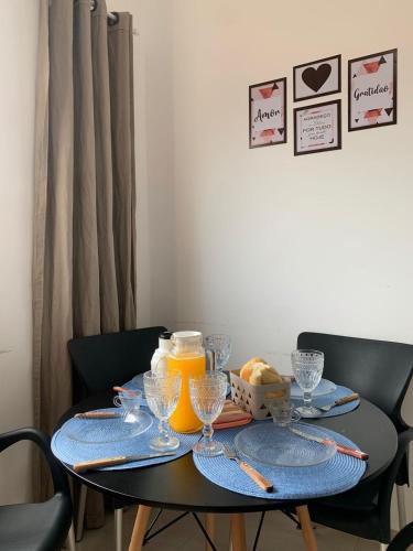 Možnosti snídaně pro hosty v ubytování casa nova com ar condicionado e wi-fi ha 4 min do mar