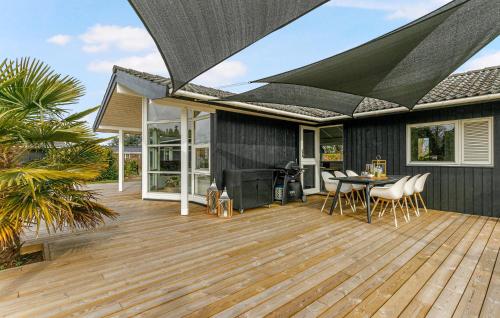 Patio nebo venkovní prostory v ubytování Nice Home In Strøby With Wifi