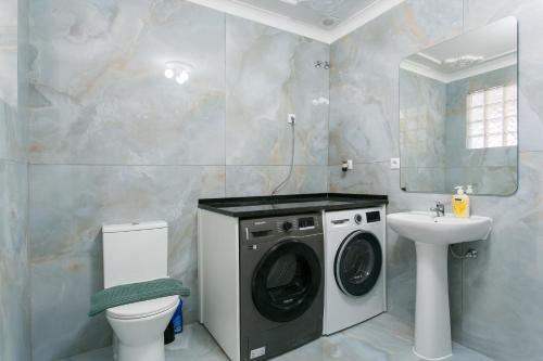 Historical Center, Large 2 Bedroom Apartment, Bright & Stylish