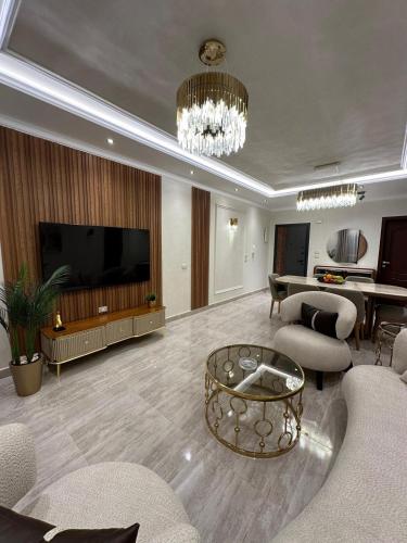 Comfy Home in Sheikh Zayed - Khamayel