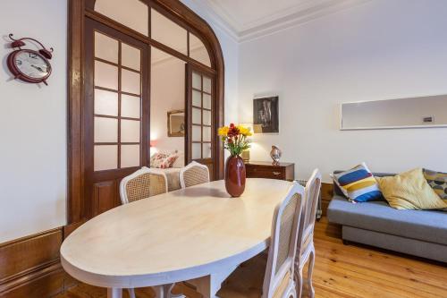 Downtown Classic Apartment