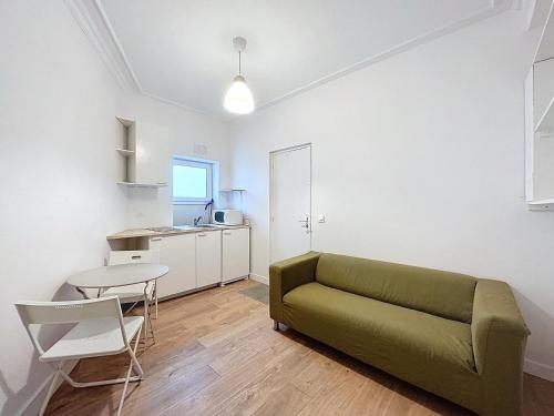 L'Instinct - Centre-Ville - Métro Paris