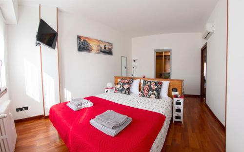 Cozy Design House - 15 Minutes From NAVIGLI-HUMANITAS