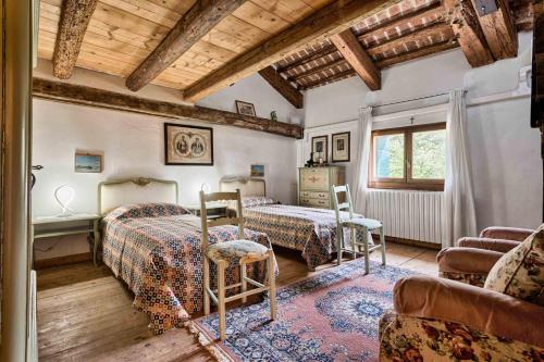 En eller flere senge i et værelse på Villa Country Mansion 8500SquareFeet