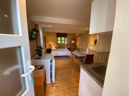 Postel nebo postele na pokoji v ubytování Villa Skylight et studio séparé avec terrasse panoramique avec vue mer et piscine privée