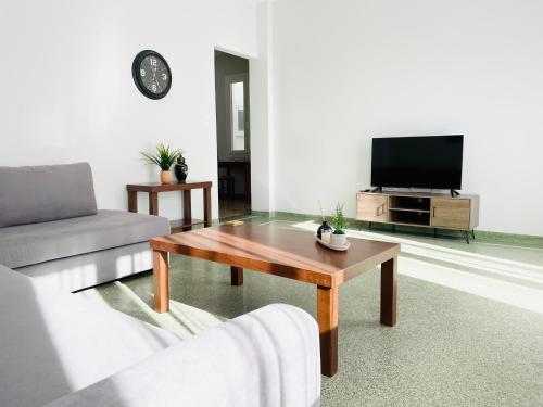 Acropolis Luminous Apartment