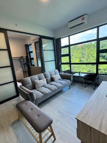 Χώρος καθιστικού στο Jesselton Quay- 2Bedrooms modern concept-free wifi & netflix