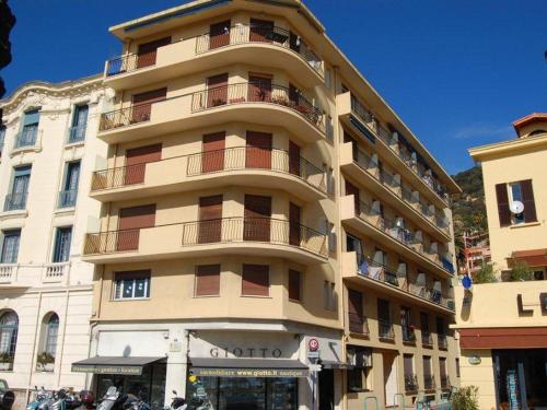 Studio moderne climatisé, balcon et vue mer