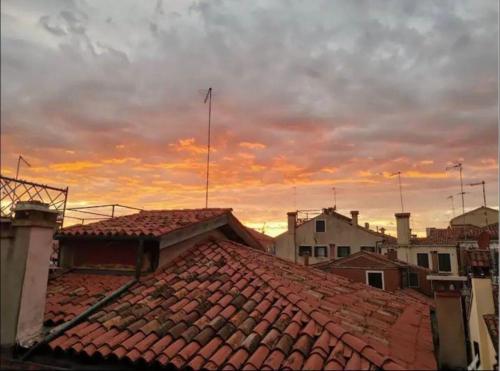 Amanecer o atardecer desde la casa o chalet o alrededores