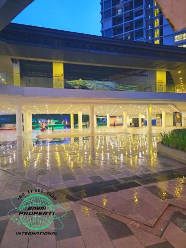 Εστιατόριο ή άλλο μέρος για φαγητό στο I-City Liberty One Room Best Pleasant BASRI PROPERTI