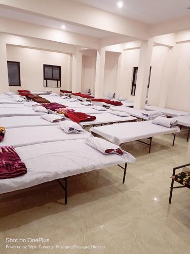 Кровать или кровати в номере Ganga hotel