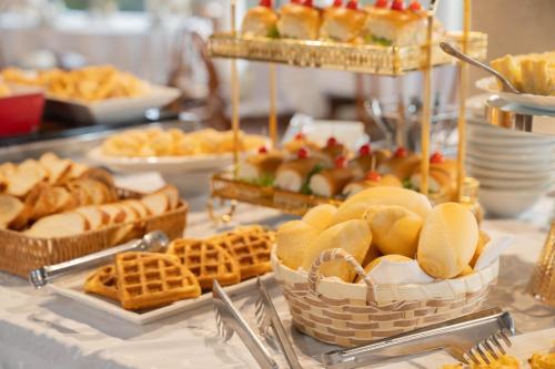 Makanan di atau berdekatan hotel