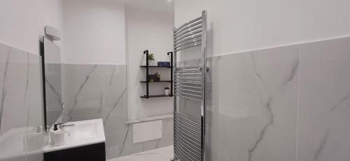 Ένα μπάνιο στο Villa Tàsca Apartment