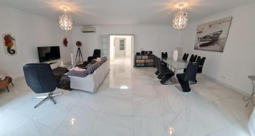 VILLA DO LIMAO